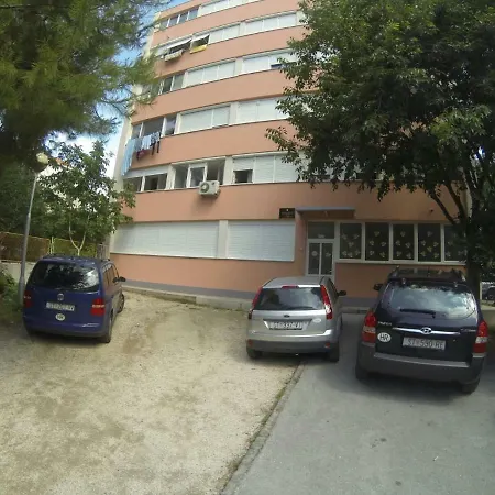 Апартаменти Marko 1 *